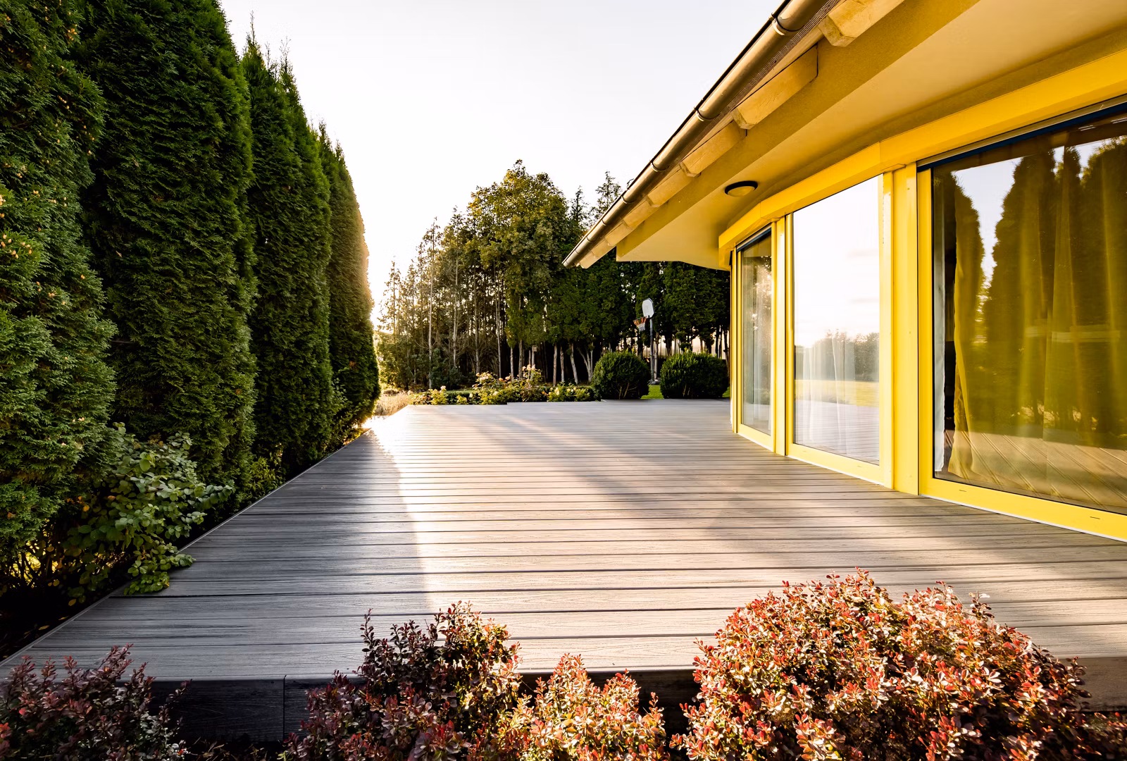 10 Deck Privacy Ideas to Create Your Backyard Oasis 4 10 Deck Privacy Ideas to Create Your Backyard Oasis 4